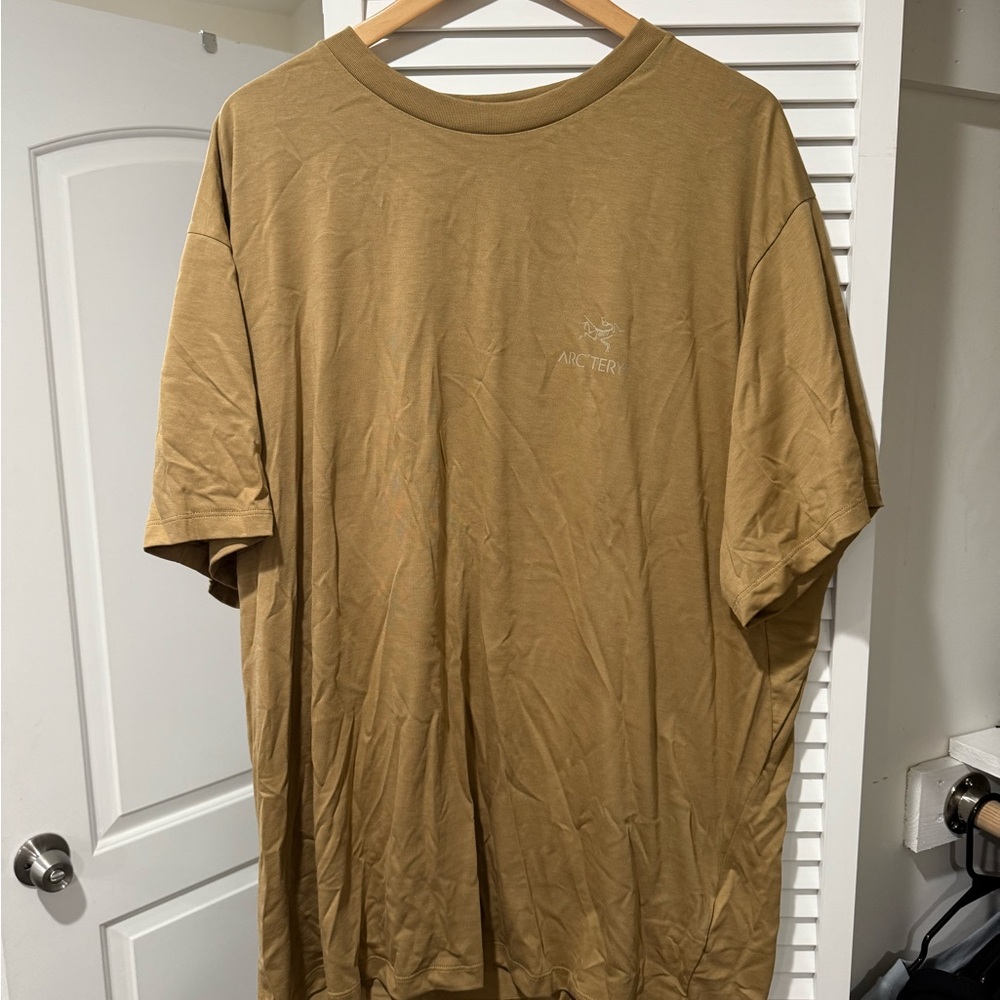 Arc'teryx Tan Short Sleeve Tee Casual Comfort